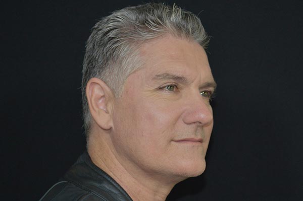 Portrait Bob Red
